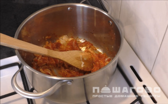 Фото приготовления рецепта: Солянка с курицей классическая - шаг 2