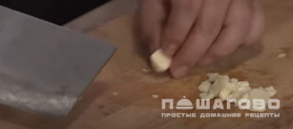 Фото приготовления рецепта: Салат из медуз - шаг 2