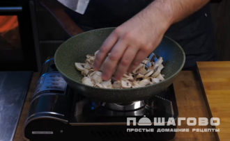 Фото приготовления рецепта: "Детройт" пицца - шаг 4