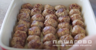 Фото приготовления рецепта: Шведские фрикадельки в сливочном соусе - шаг 4