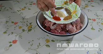 Фото приготовления рецепта: Домашняя сыровяленая колбаса - шаг 2
