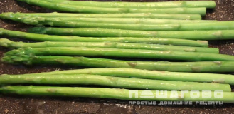 Фото приготовления рецепта: Креветки в томатном соусе - шаг 2