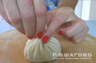 Фото приготовления рецепта: Хинкали калакури с мясом - шаг 8