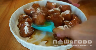 Фото приготовления рецепта: Шашлык куриный в духовке на шпажках - шаг 6