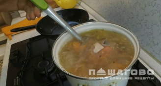 Фото приготовления рецепта: Уха из кеты - шаг 6