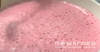 Фото приготовления рецепта: Клубничный мусс - шаг 4