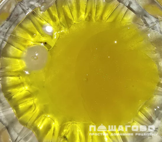 Фото приготовления рецепта: Фруктовый салат с авокадо, хурмой и медом - шаг 2