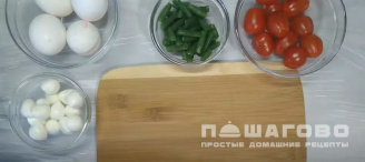 Фото приготовления рецепта: Яичница с моцареллой - шаг 1