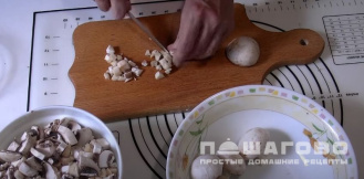 Фото приготовления рецепта: Грибной суп из шампиньонов с плавленным сыром - шаг 6
