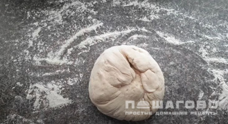 Фото приготовления рецепта: Пицца со свининой и ананасами - шаг 11
