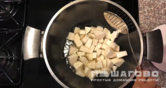 Фото приготовления рецепта: Жаркое с картошкой и курицей - шаг 2