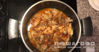 Фото приготовления рецепта: Жаркое с картошкой и курицей - шаг 7
