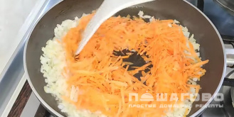 Фото приготовления рецепта: Суп с чечевицей и картофелем и курицей - шаг 7