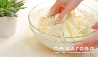 Фото приготовления рецепта: Молочные пончики - шаг 2