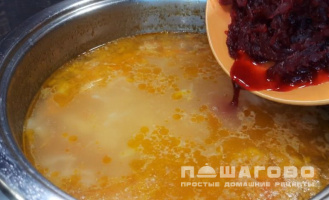 Фото приготовления рецепта: Рыбный борщ - шаг 5