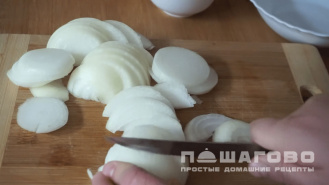 Фото приготовления рецепта: Ассорти из помидоров и огурцов - шаг 1