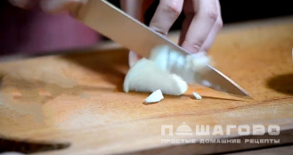Фото приготовления рецепта: Картофельные корзинки с яйцом (в духовке) - шаг 5
