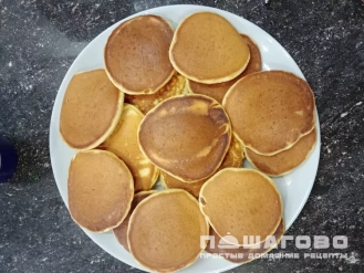 Фото приготовления рецепта: Панкейки на простокваше - шаг 7