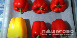 Фото приготовления рецепта: Пестрый салат из фасоли и печеного перца - шаг 1