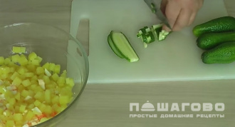Фото приготовления рецепта: Оливье столичный - шаг 5