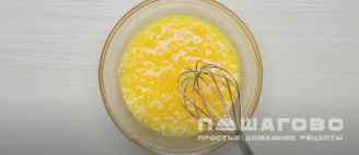 Фото приготовления рецепта: Тамагояки - японский омлет - шаг 3