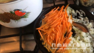 Фото приготовления рецепта: Сырный суп с куриными фрикадельками - шаг 3