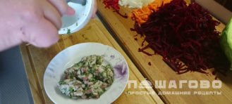 Фото приготовления рецепта: Красный борщ с пампушками - шаг 3