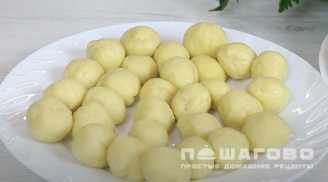 Фото приготовления рецепта: Суп с сырными клёцками - шаг 6