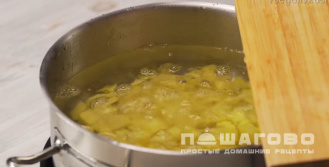 Фото приготовления рецепта: Суп щавелевый постный - шаг 1