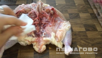Фото приготовления рецепта: Цыпленок табака в духовке с корочкой - шаг 2