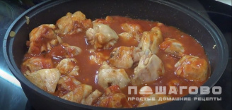 Фото приготовления рецепта: Чахохбили из бедра курицы - шаг 5