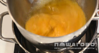 Фото приготовления рецепта: Быстрый воздушный бисквит - шаг 3