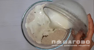 Фото приготовления рецепта: Бездрожжевой хлеб - шаг 2