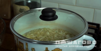 Фото приготовления рецепта: Щи с капустой без мяса - шаг 1