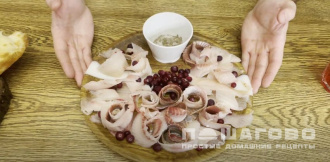 Фото приготовления рецепта: Строганина из омуля - шаг 5