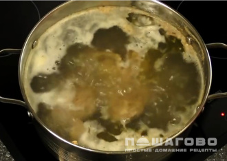 Фото приготовления рецепта: Щи из свежей капусты с мясом - шаг 2