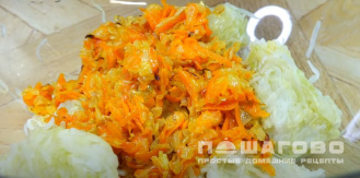 Фото приготовления рецепта: Капустные котлеты в панировочных сухарях - шаг 6