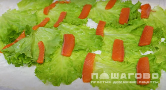 Фото приготовления рецепта: Рулет из лаваша с красной рыбой - шаг 4