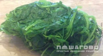 Фото приготовления рецепта: Рис со шпинатом - шаг 1