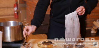 Фото приготовления рецепта: Сбитень с корицей и гвоздикой - шаг 2