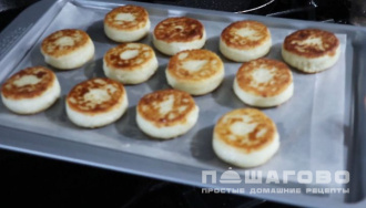 Фото приготовления рецепта: Правильные сырники по ГОСТу - шаг 3