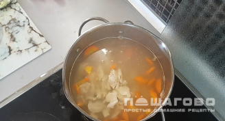 Фото приготовления рецепта: Уха ростовская - шаг 8