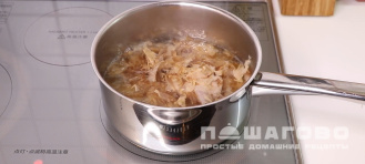 Фото приготовления рецепта: Бульон даси (даши) из сухих водорослей - шаг 3