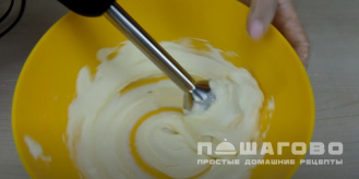 Фото приготовления рецепта: Творожный крем для бисквита - шаг 4