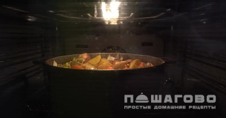 Фото приготовления рецепта: Ирландское рагу из баранины в духовке - шаг 13
