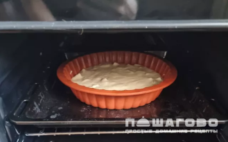 Фото приготовления рецепта: Вкусный воздушный манник с яблоками - шаг 3