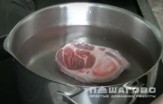 Фото приготовления рецепта: Борщ со свежей белокочанной капустой - шаг 1