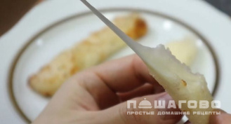 Фото приготовления рецепта: Рисовые сырные палочки - шаг 4