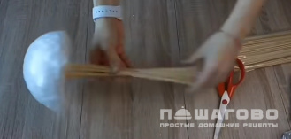 Фото приготовления рецепта: Букет из маршмеллоу - шаг 2