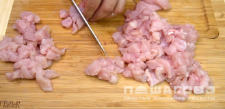 Фото приготовления рецепта: Салат оливье с мясом и свежими огурцами - шаг 3